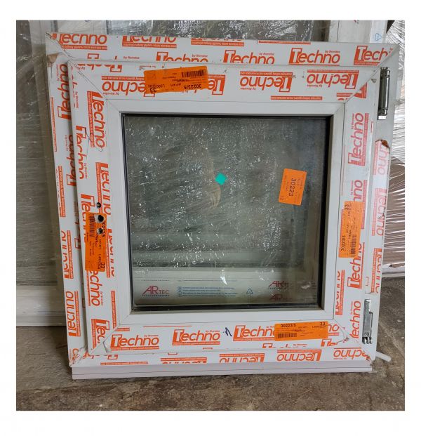 Окно из пвх  60х50 поворотное