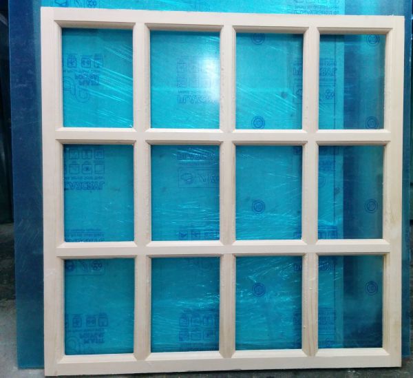 Деревянное окно 100 х 100 